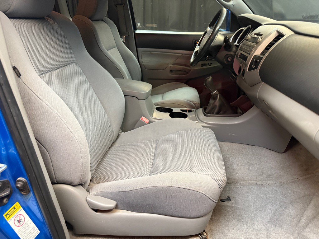 2011 Toyota Tacoma Image 21