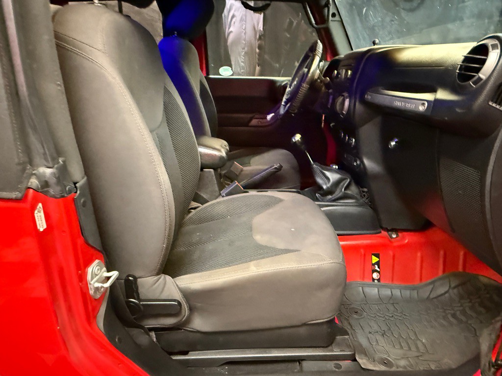 2017 Jeep Wrangler Image 16