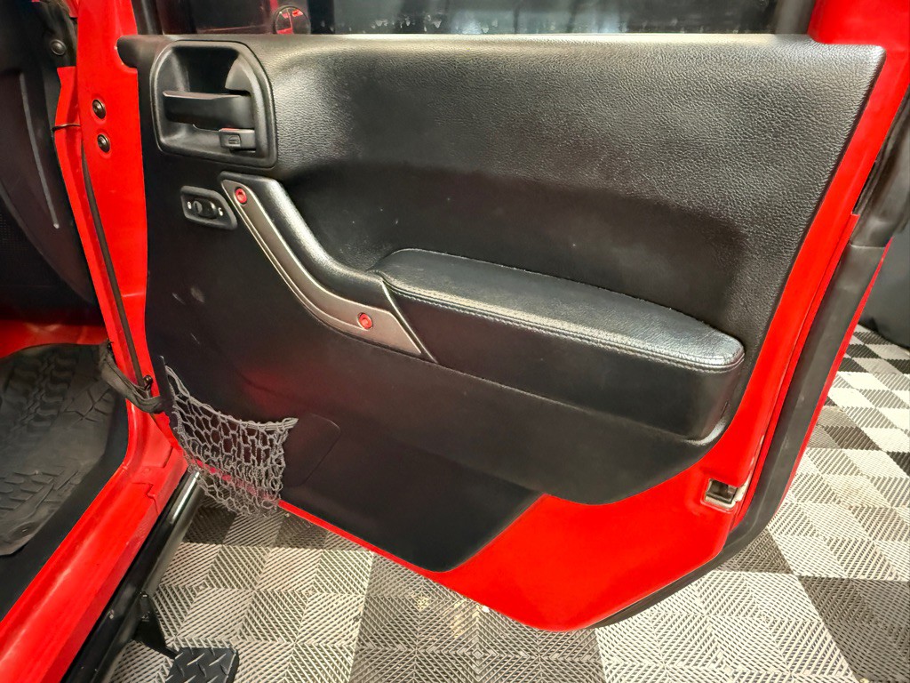 2017 Jeep Wrangler Image 17