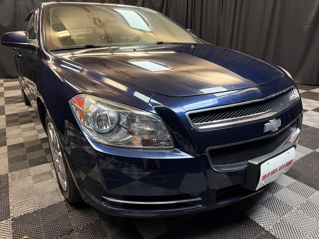 2011 Chevrolet Malibu Image 1