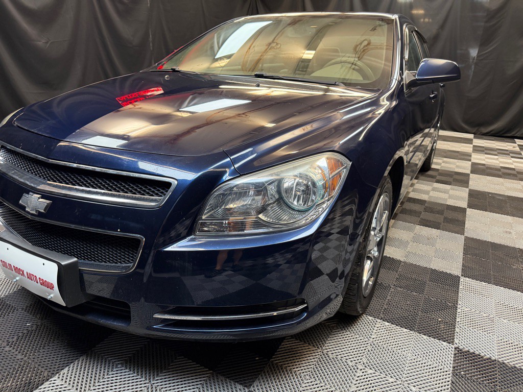 2011 Chevrolet Malibu Image 3