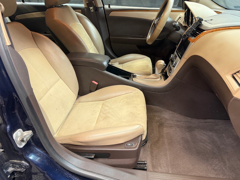 2011 Chevrolet Malibu Image 14