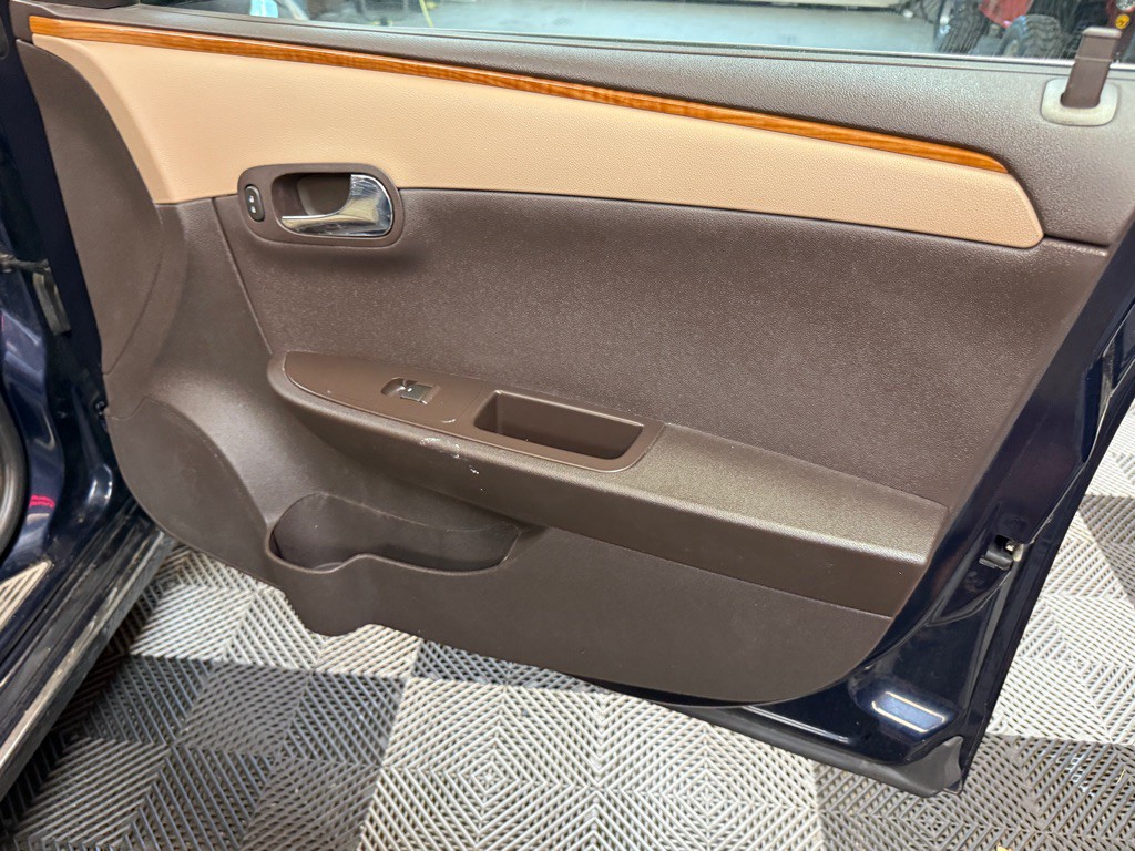 2011 Chevrolet Malibu Image 15