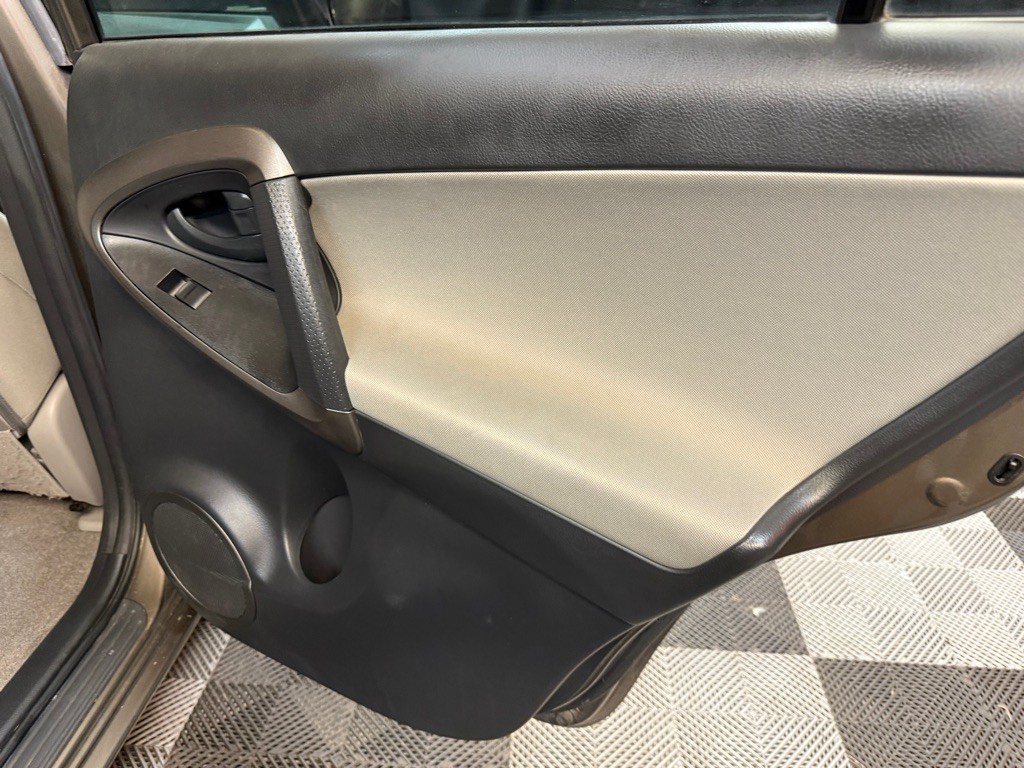 2010 Toyota Rav4 Image 21