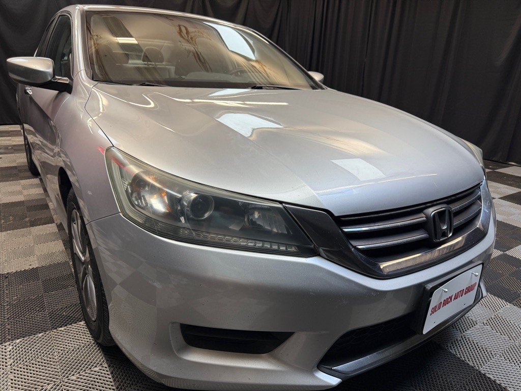 2015 Honda Accord Image 1