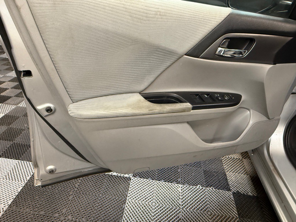 2015 Honda Accord Image 12