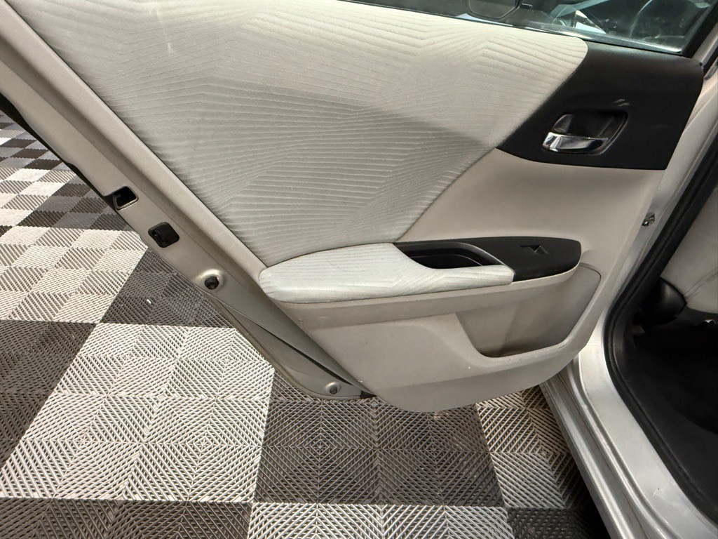 2015 Honda Accord Image 14