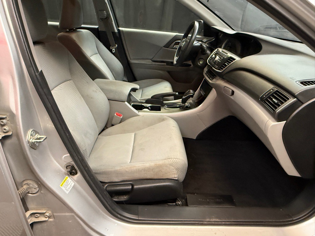2015 Honda Accord Image 16