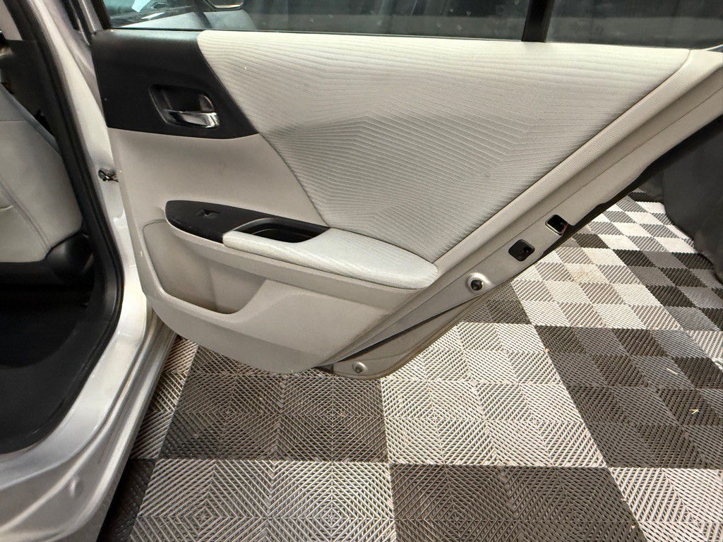 2015 Honda Accord Image 19