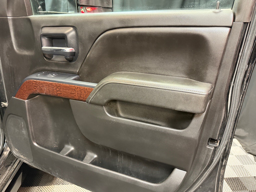 2015 GMC Sierra Image 17