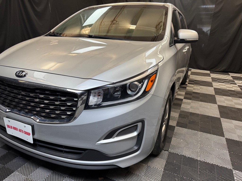 2020 Kia Sedona Image 3