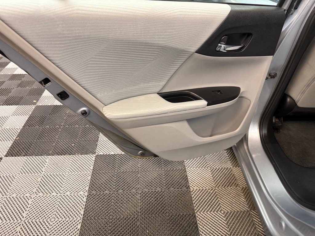 2016 Honda Accord Image 15