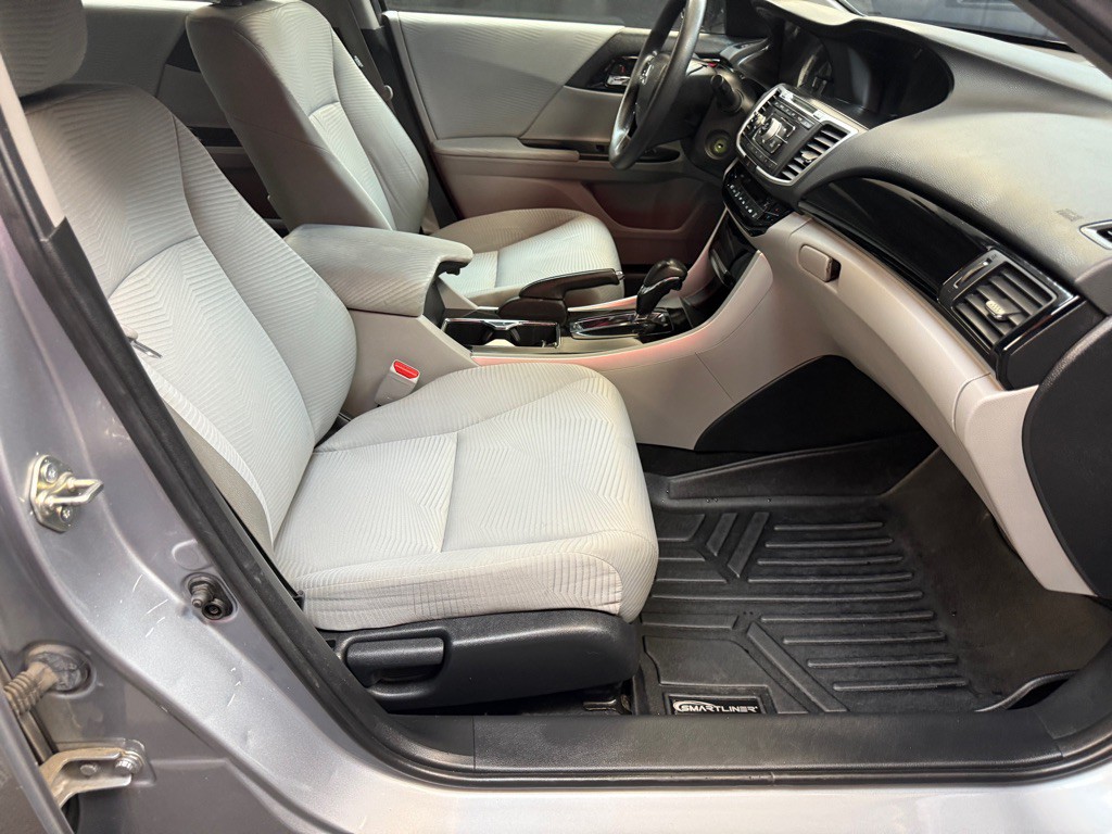 2016 Honda Accord Image 16