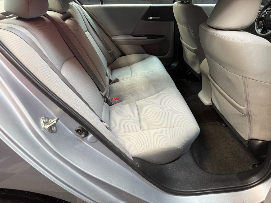 2016 Honda Accord Image 18