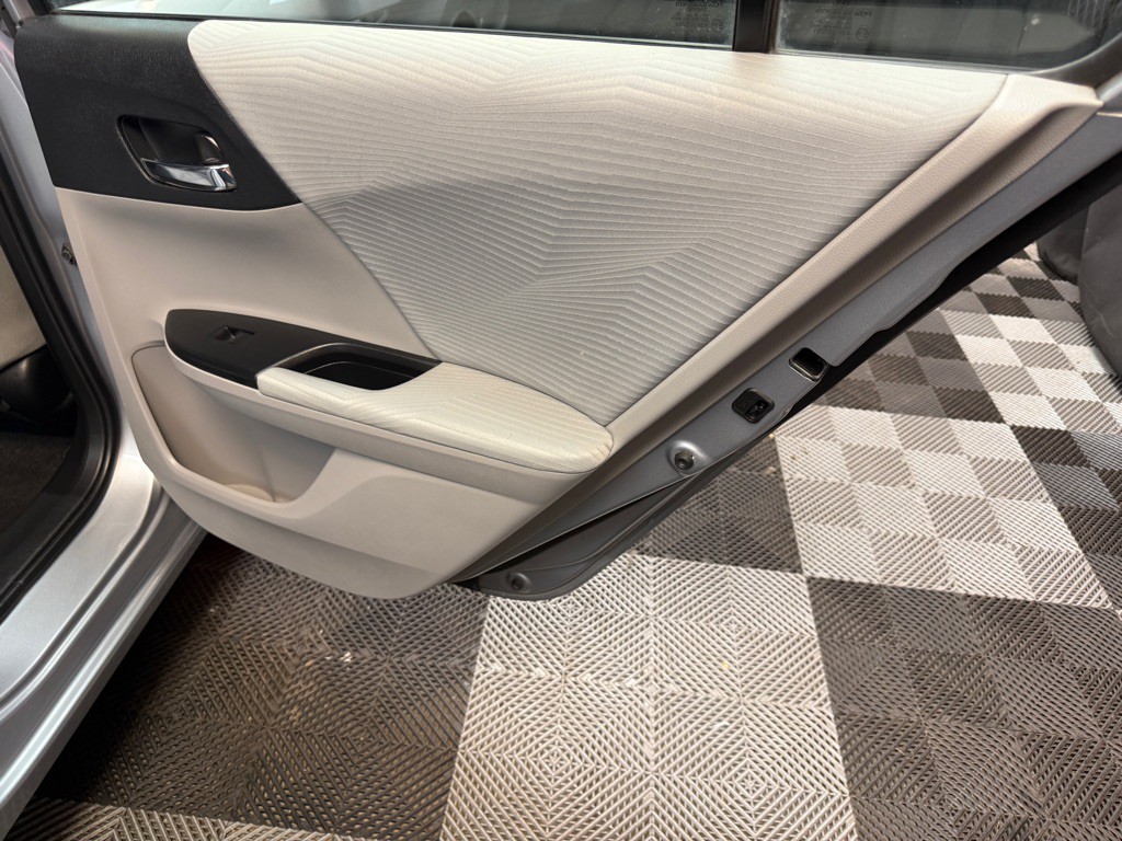 2016 Honda Accord Image 19