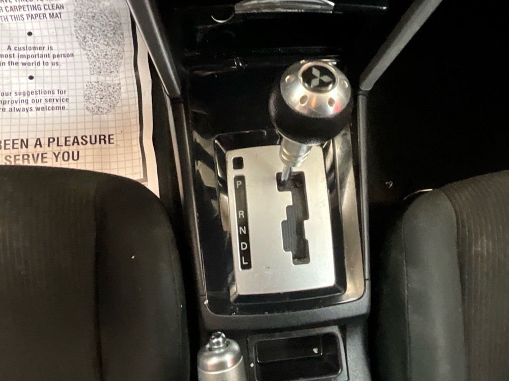 2017 Mitsubishi Lancer Image 9