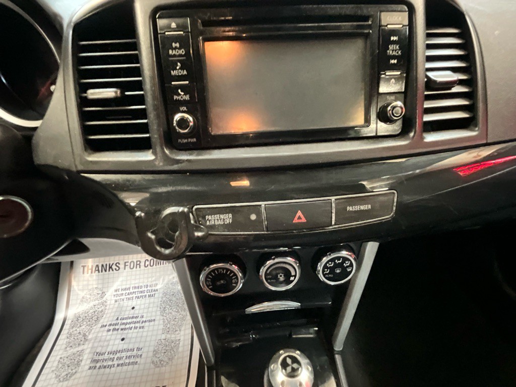 2017 Mitsubishi Lancer Image 10