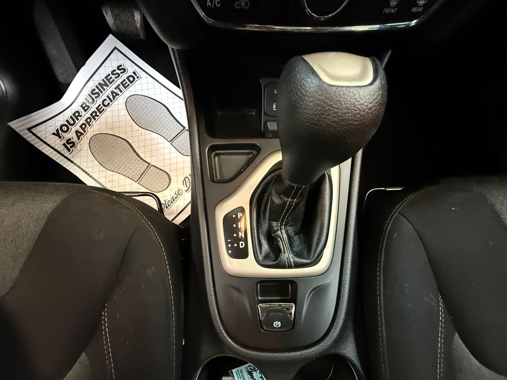2016 Jeep Cherokee Image 8