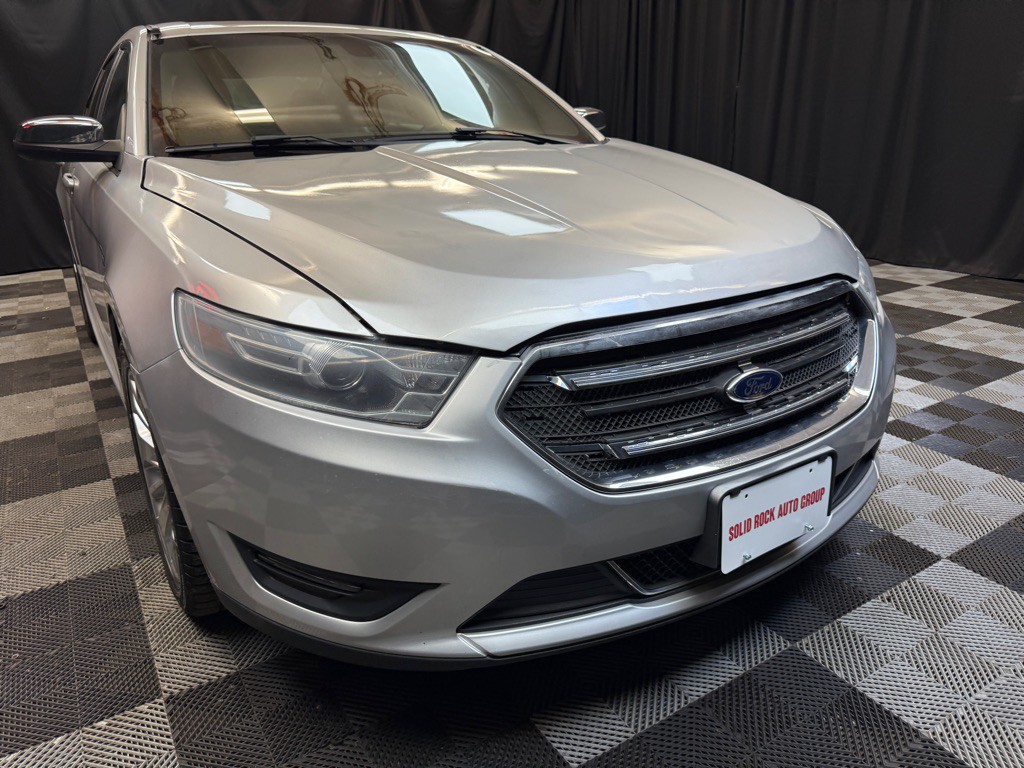 2014 Ford Taurus Image 1