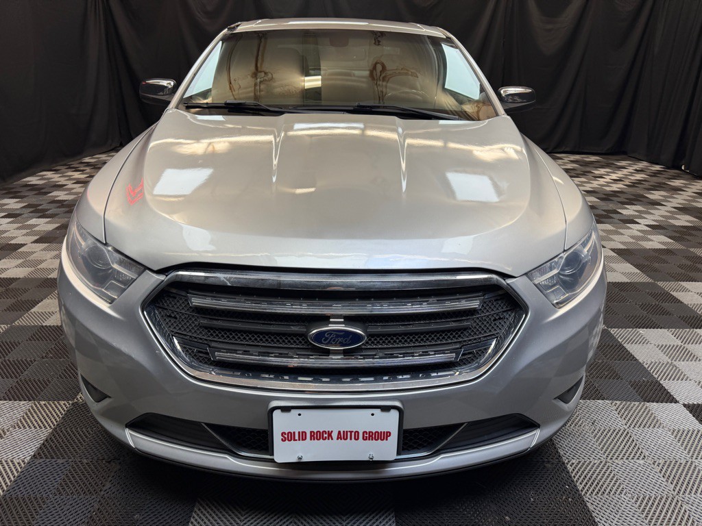2014 Ford Taurus Image 2