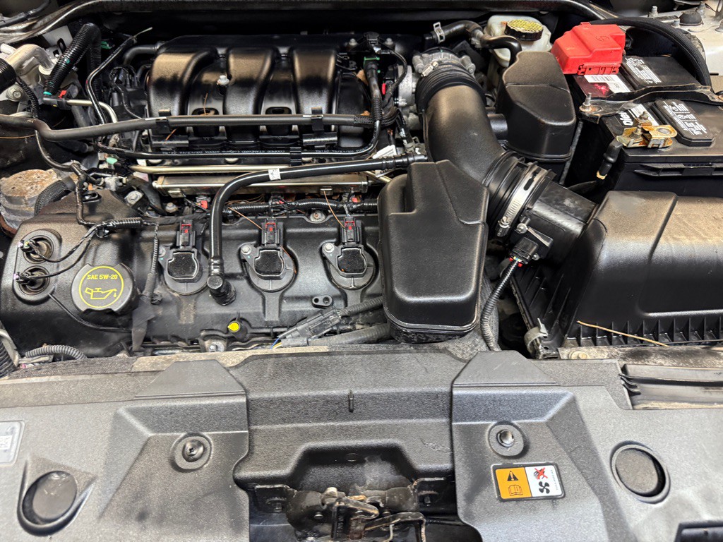 2014 Ford Taurus Image 21
