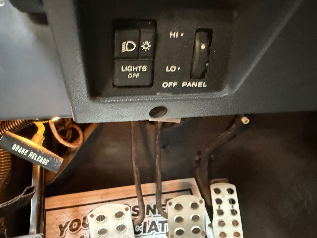 1991 Jeep Wrangler Image 10