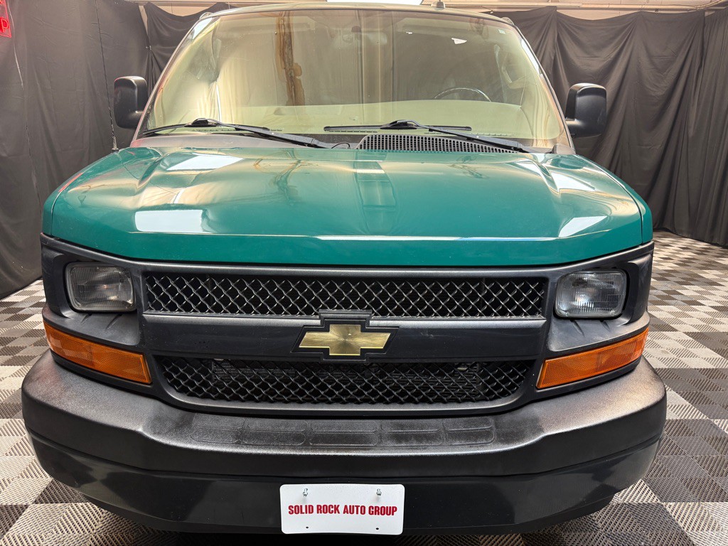 2017 Chevrolet Express Image 2