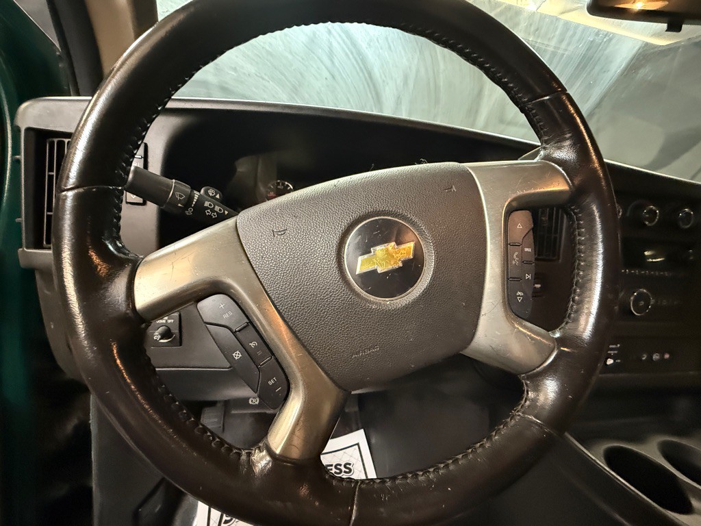 2017 Chevrolet Express Image 8