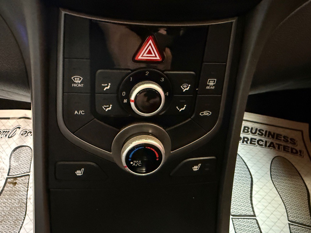 2016 Hyundai Elantra Image 9