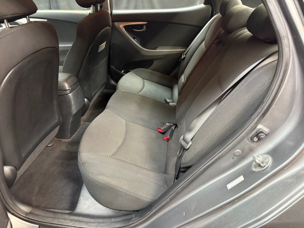 2016 Hyundai Elantra Image 14