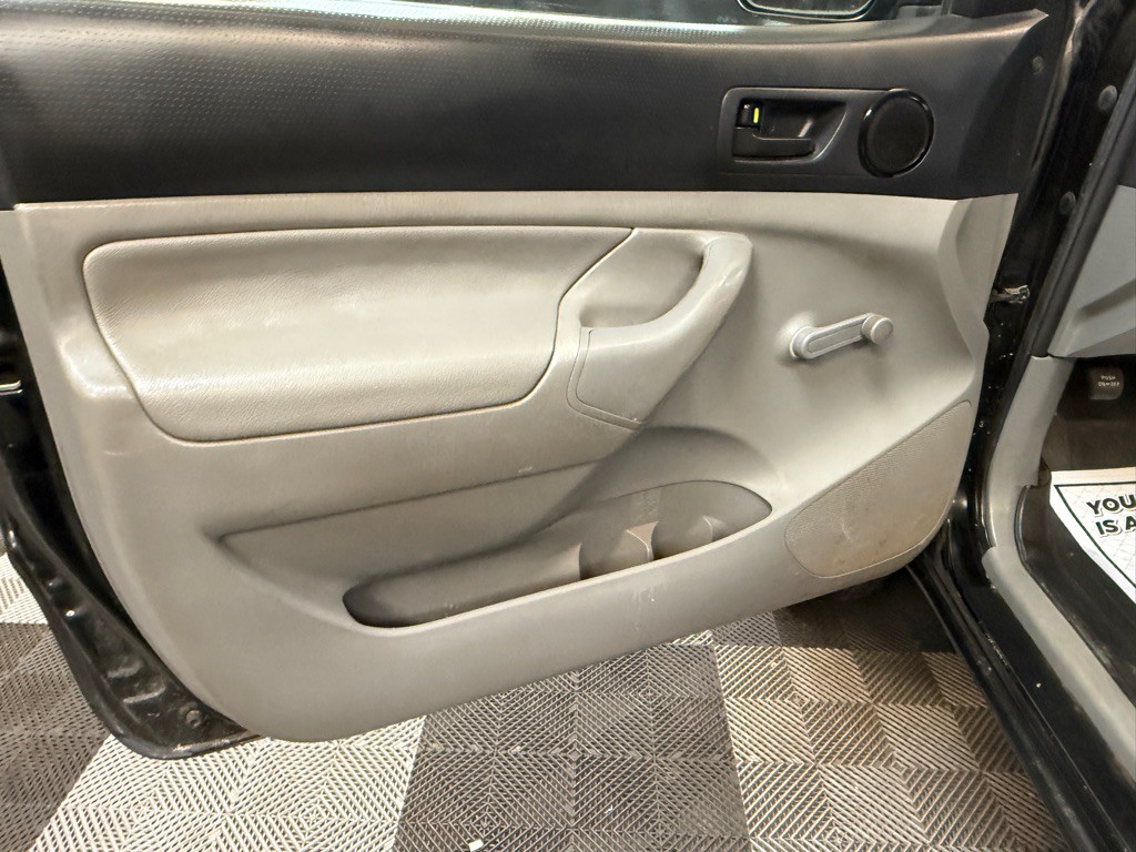 2013 Toyota Tacoma Image 16
