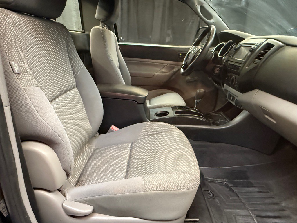 2013 Toyota Tacoma Image 17