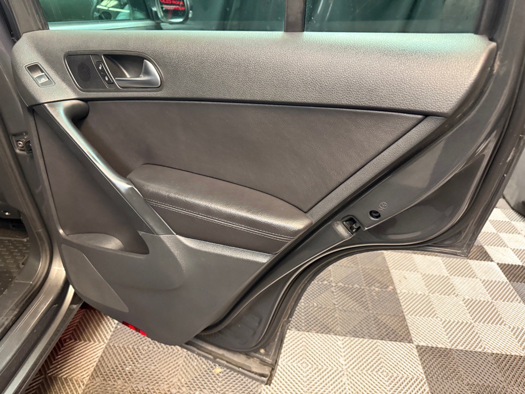 2016 Volkswagen Tiguan Image 18