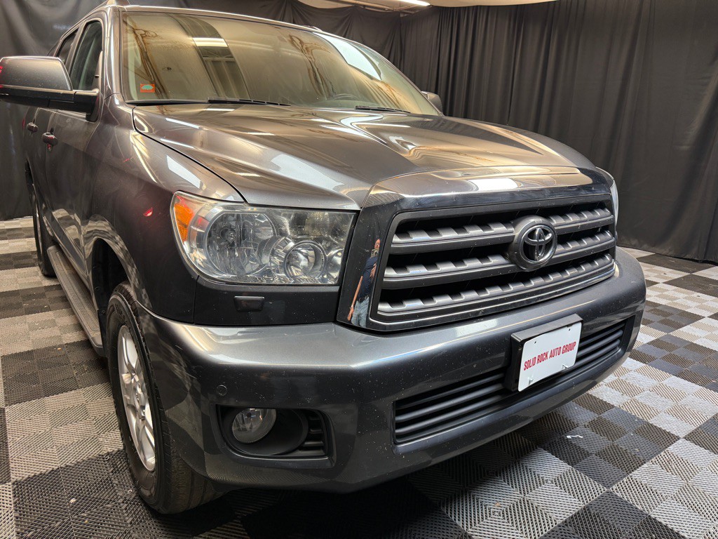 2016 Toyota Sequoia Image 1