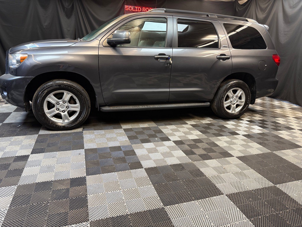 2016 Toyota Sequoia Image 5