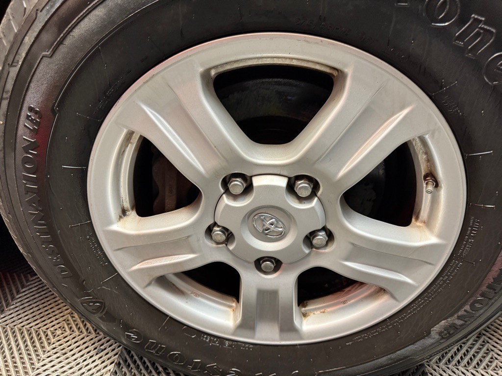 2016 Toyota Sequoia Image 26