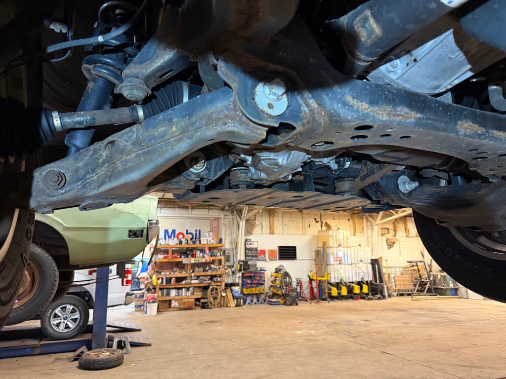 2016 Toyota Sequoia Image 34