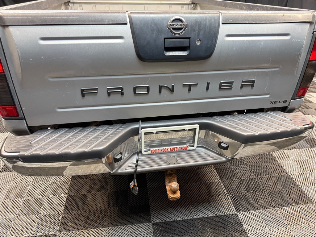 2004 Nissan Frontier Image 9