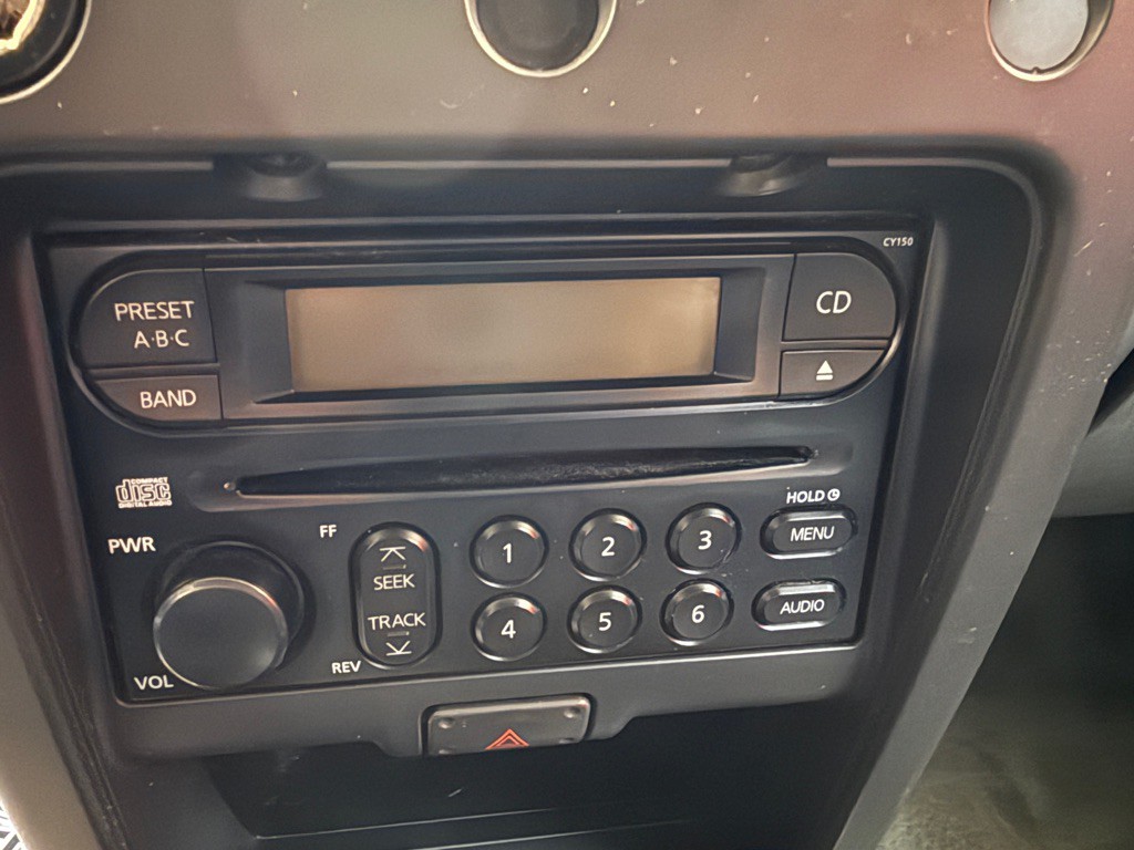 2004 Nissan Frontier Image 13