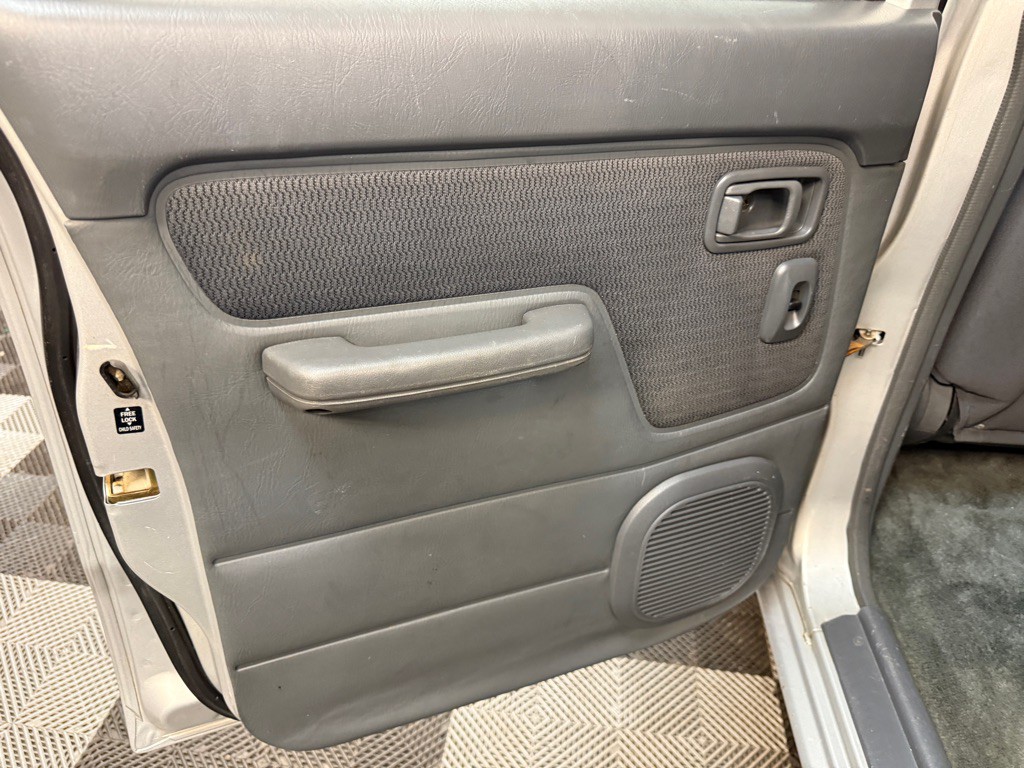 2004 Nissan Frontier Image 20