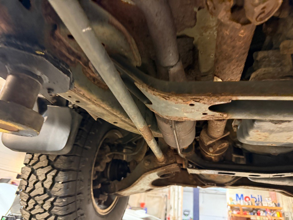 2004 Nissan Frontier Image 31