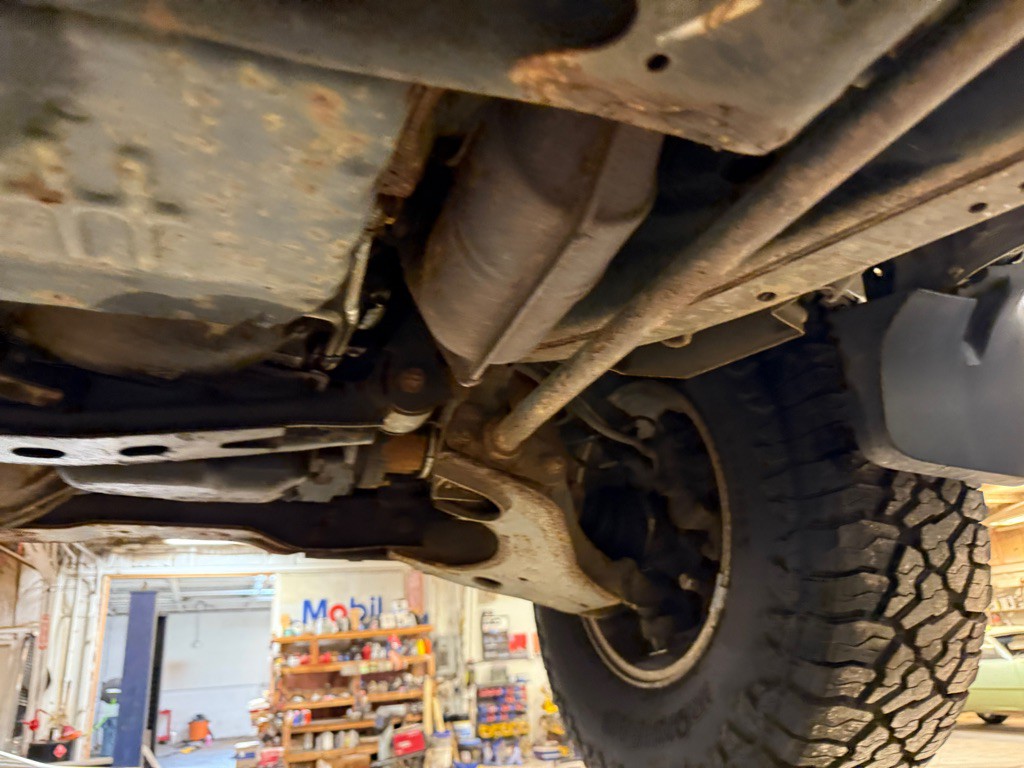 2004 Nissan Frontier Image 32