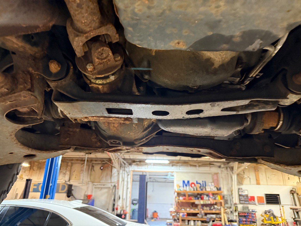 2004 Nissan Frontier Image 33