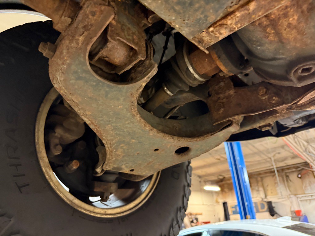 2004 Nissan Frontier Image 35