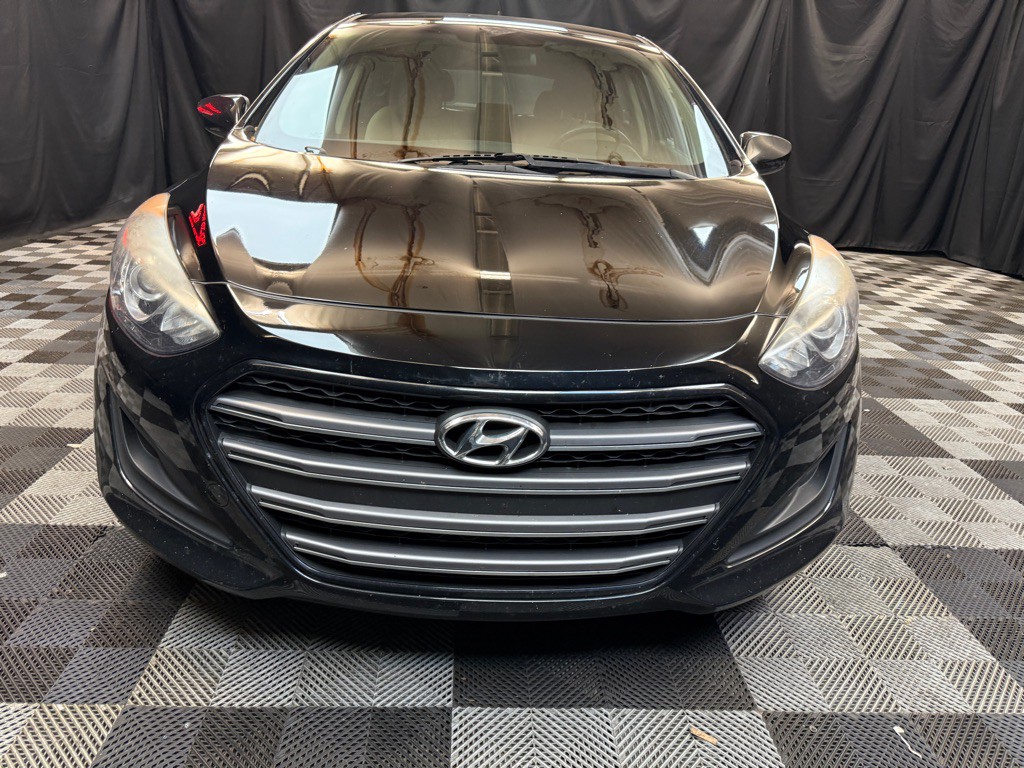 2016 Hyundai Elantra Image 3