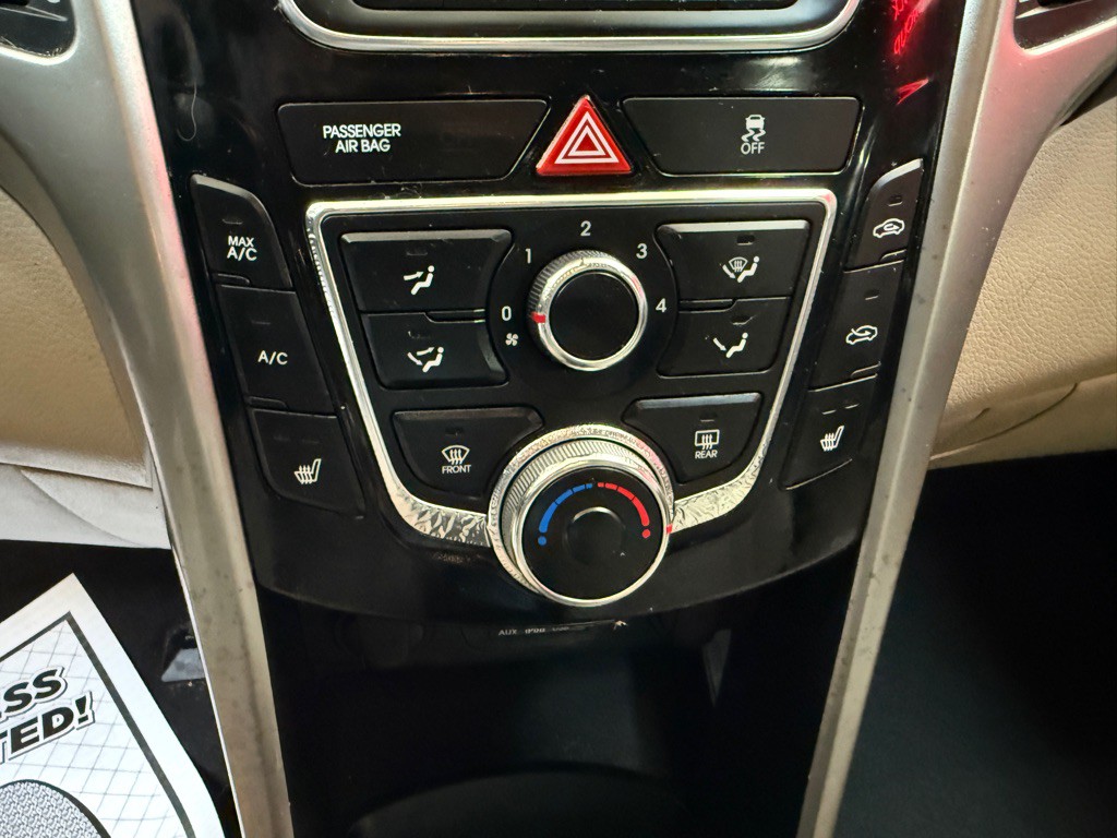 2016 Hyundai Elantra Image 10