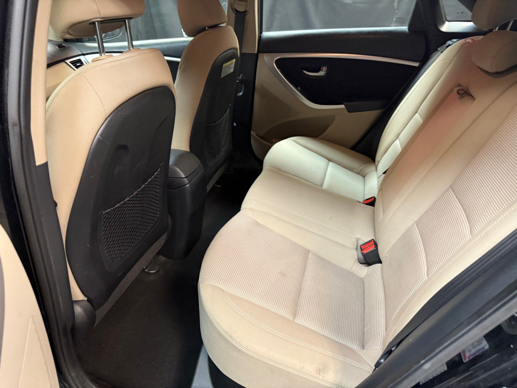 2016 Hyundai Elantra Image 14