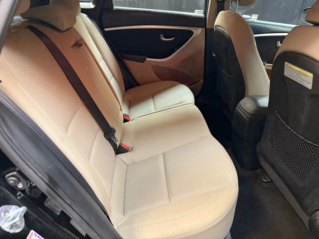 2016 Hyundai Elantra Image 19