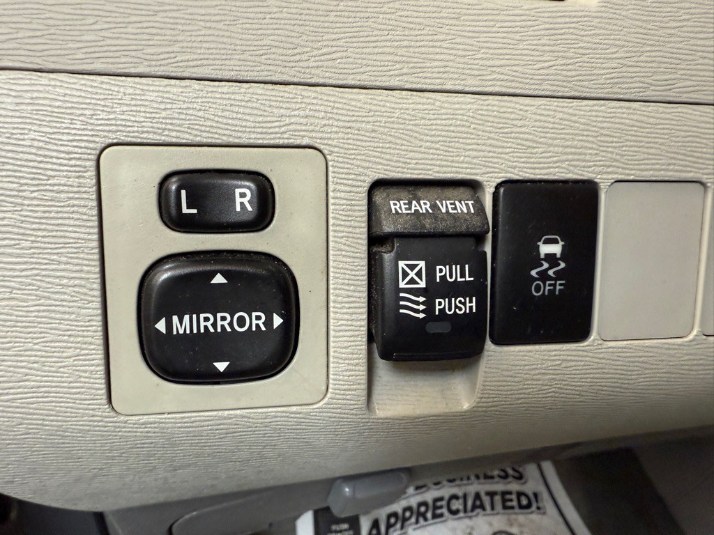 2013 Toyota Sienna Image 15