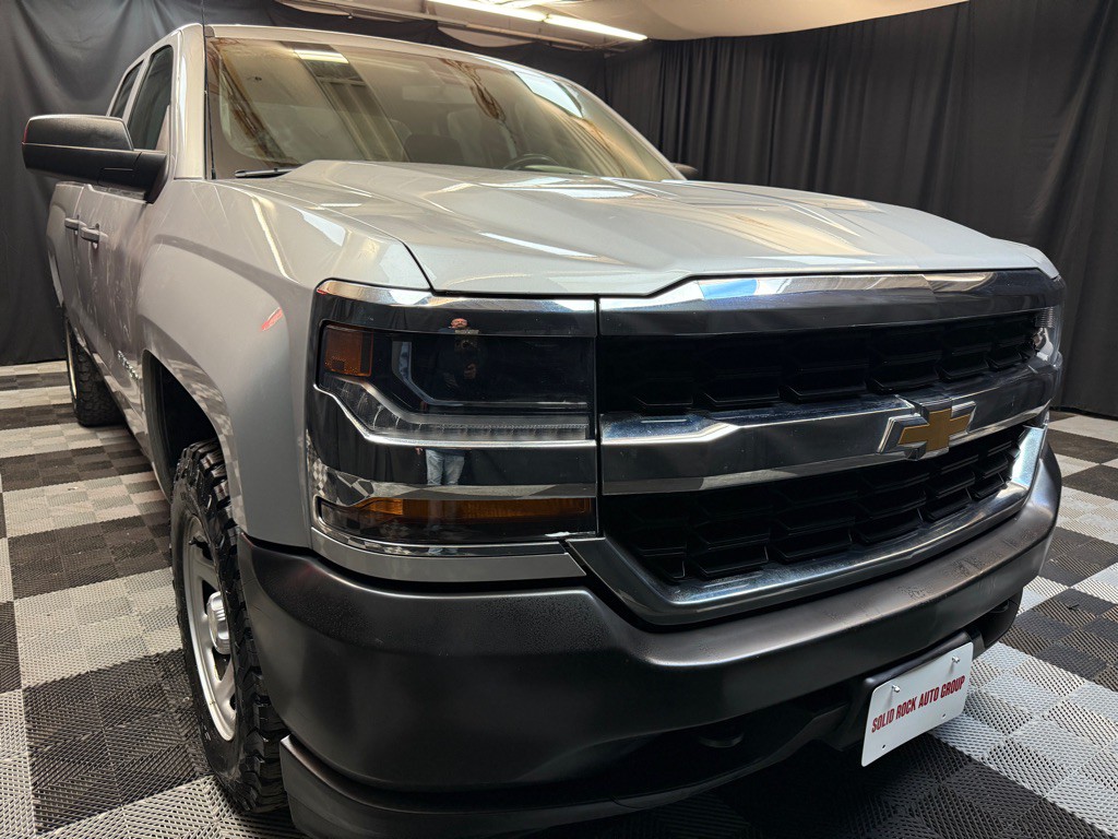 2018 Chevrolet Silverado 1500 Image 1